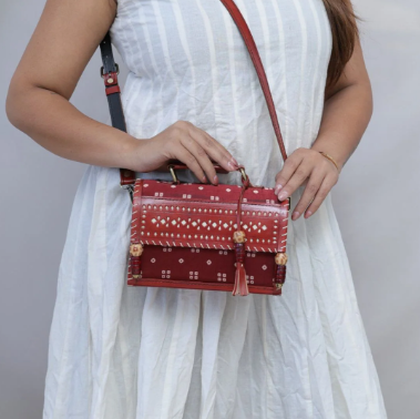 Maroon Bandhej Hut – The Sling