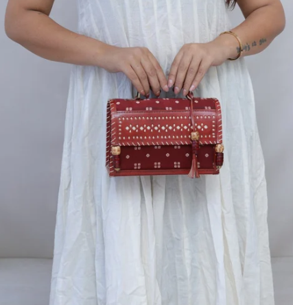 Maroon Bandhej Hut – The Sling