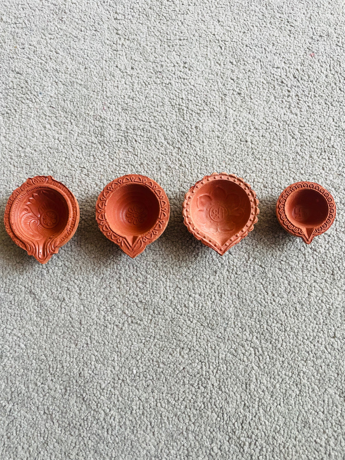 Plain Terracotta Diyas – Different Sizes & Shapes
