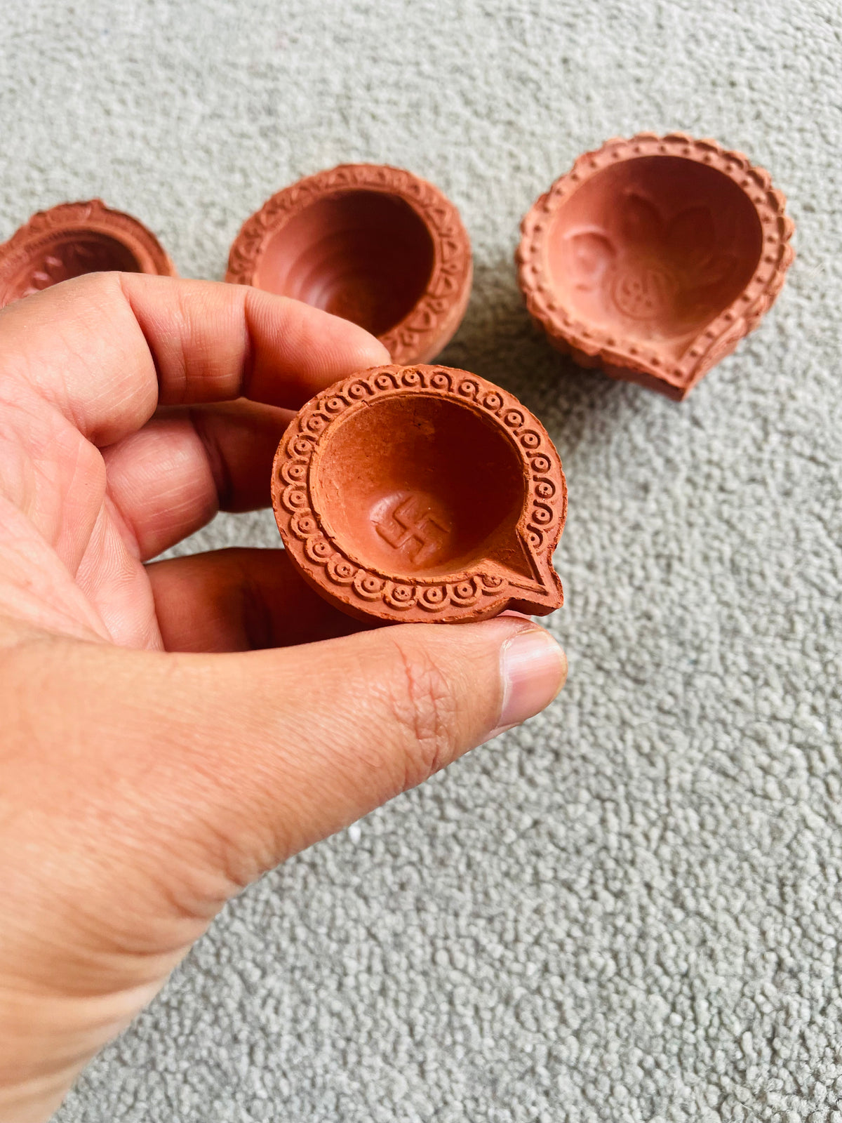 Plain Terracotta Diyas – Different Sizes & Shapes