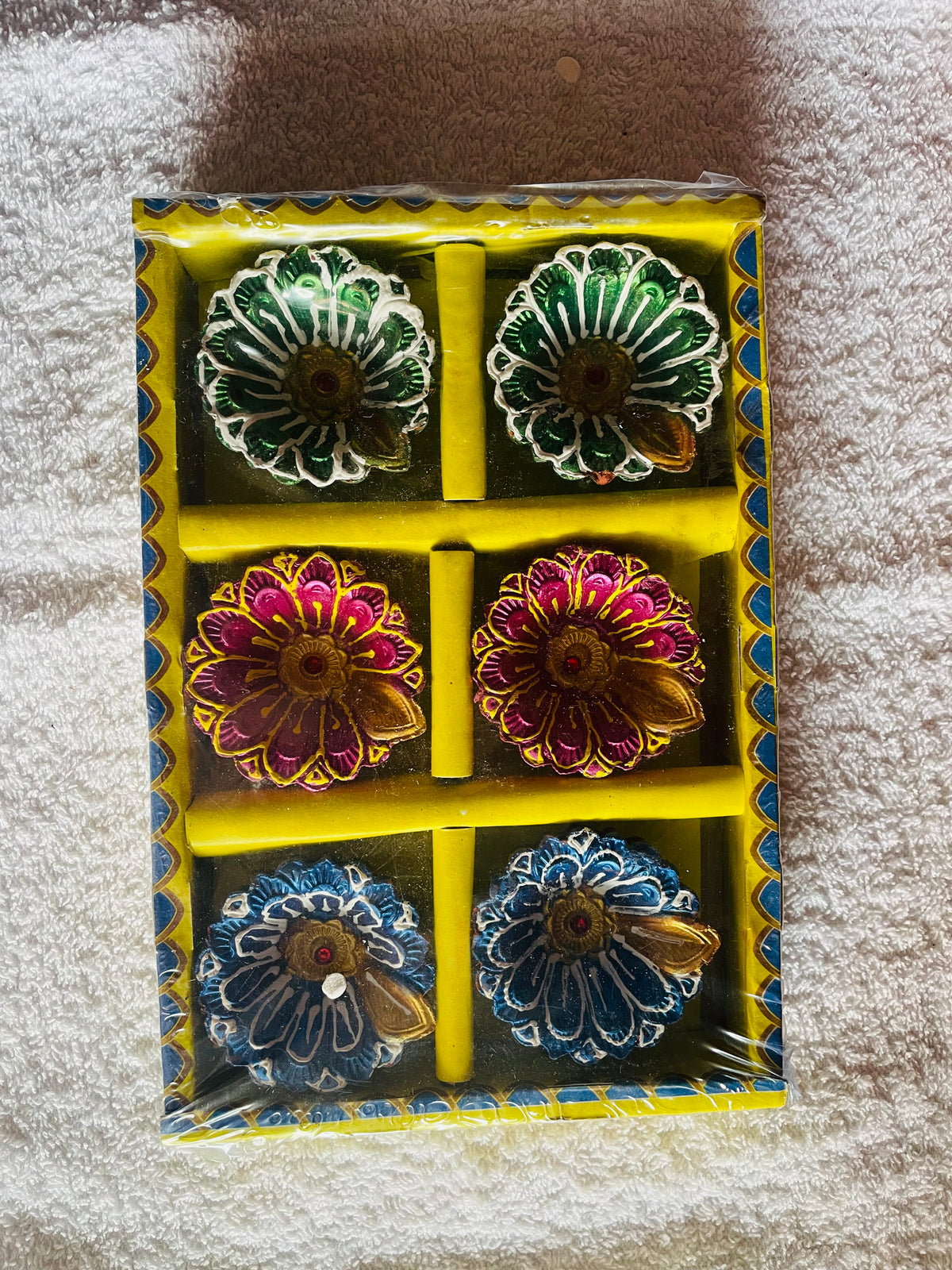Hand-Painted Diwali Diyas – With & Without Wax