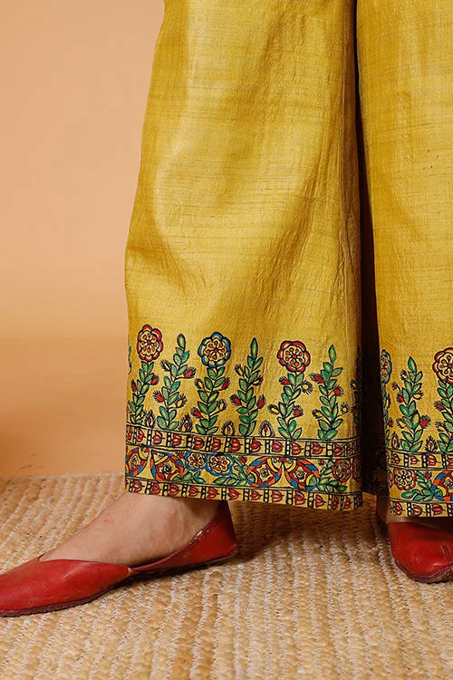 'Sunehri Phoolwari' Handpainted Madhubani Tussar Silk Kurta & Bandi Set