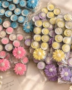 🌺 Flower-Shaped Tealight Candles – Set of 8 🕯️✨